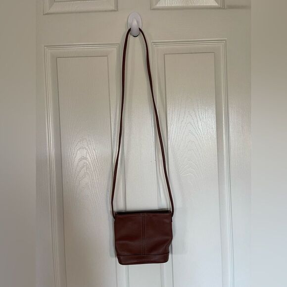 Liz Claiborne small brown purse - Picture 2 of 6